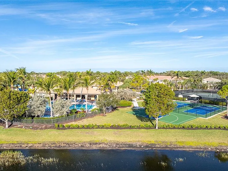 6542 Marbella Dr — Photo 42