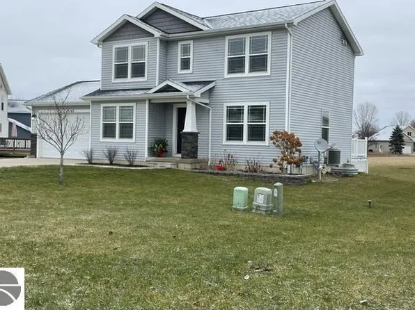 5163 Bridle Ln, Mount Pleasant, MI 48858