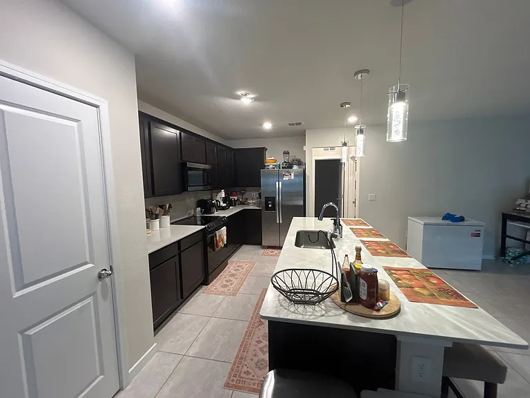 1261 Regal King Dr — Photo 3