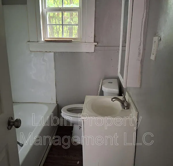 831 Kerr Ave — Photo 4