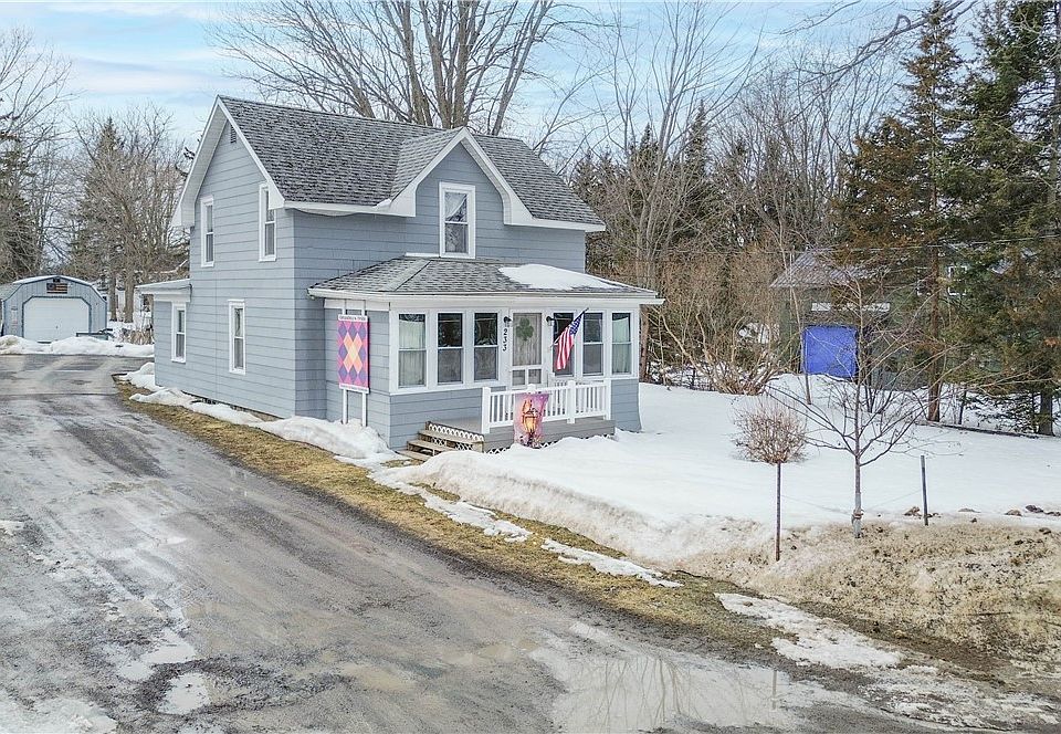1st image of 233 Bay St