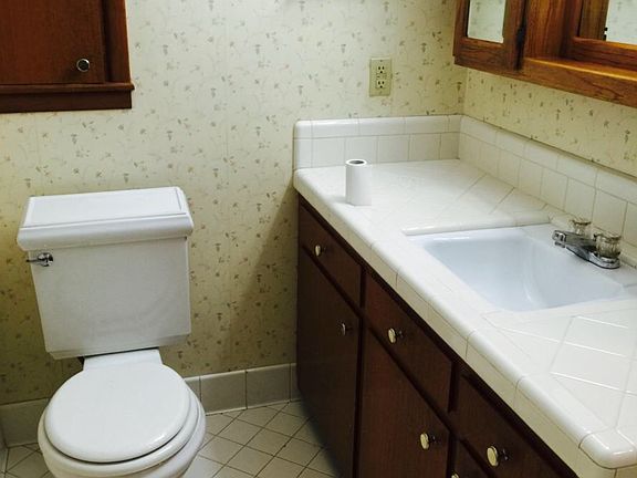 5th image of 1543 S 68th Ave E