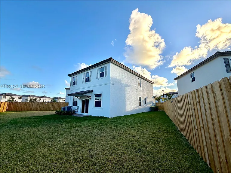 2661 SE 24th Ct — Photo 14