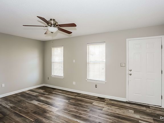 5th image of 1018 Lauren Glen Dr
