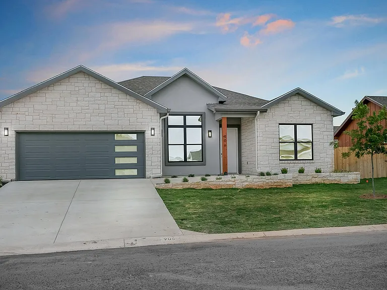 906 Smokey Oak Dr — Photo 1