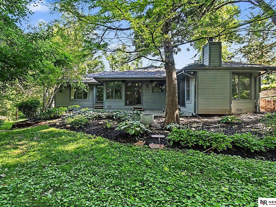 1st image of 21417 Ridgewood Rd