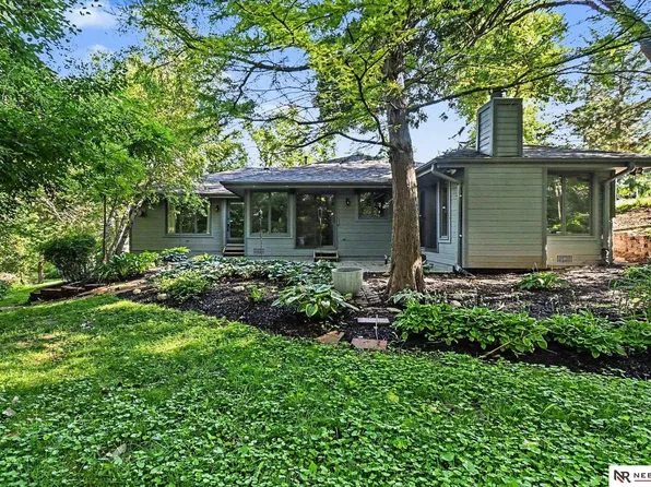 21417 Ridgewood Rd, Elkhorn, NE 68022