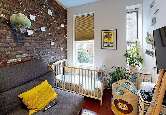 3rd image of 520 E 11th St APT 3