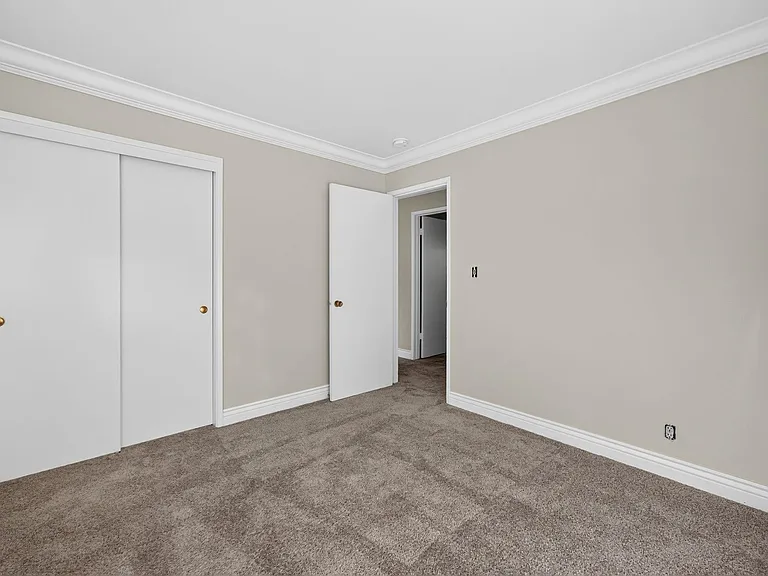1214 Kilarney Ln — Photo 28
