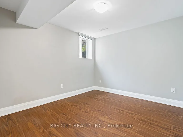 465A Cosburn Ave #BASEMENT — Photo 4