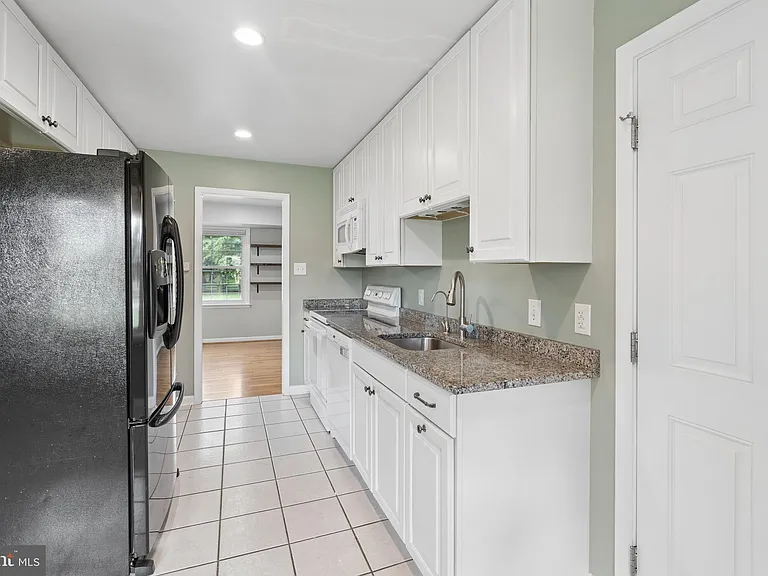 8109 Broadview Dr — Photo 5