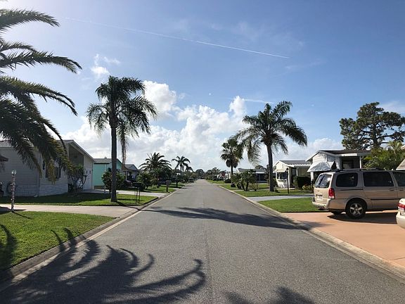5th image of 517 Royal Tern Dr
