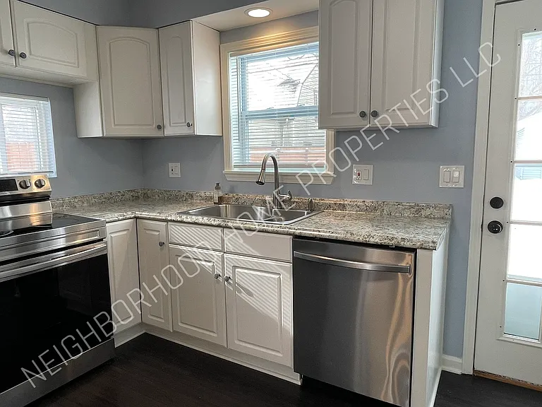 2450 Gerald Ave — Photo 19