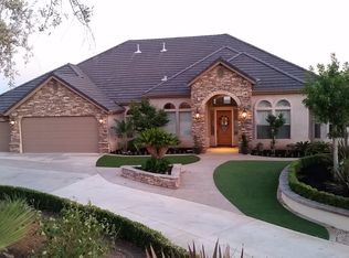 16492 Summit Crest Ln, Clovis, CA 93619
