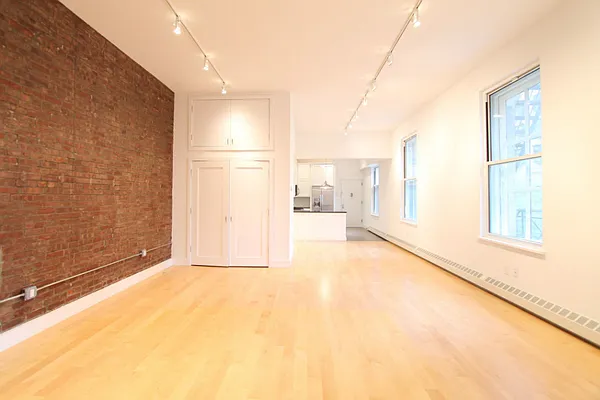 Rented by Level Group | media 37