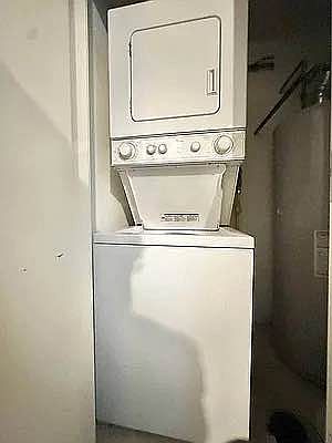 3rd image of 16 Meserole St APT 1A