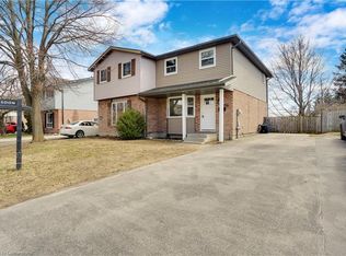 256 The Country Way, Kitchener, ON N2E2P9