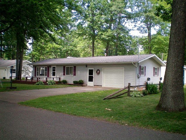 1st image of 320 Sheridan Dr