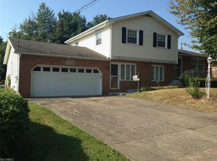 528 Maplewood Ave, Struthers, OH 44471