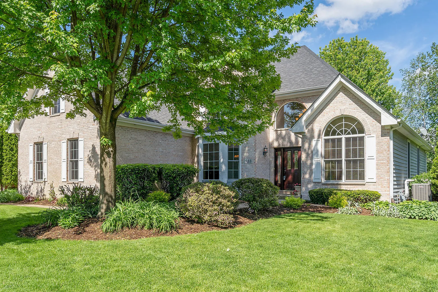 988 Jennifer Ct photo 1