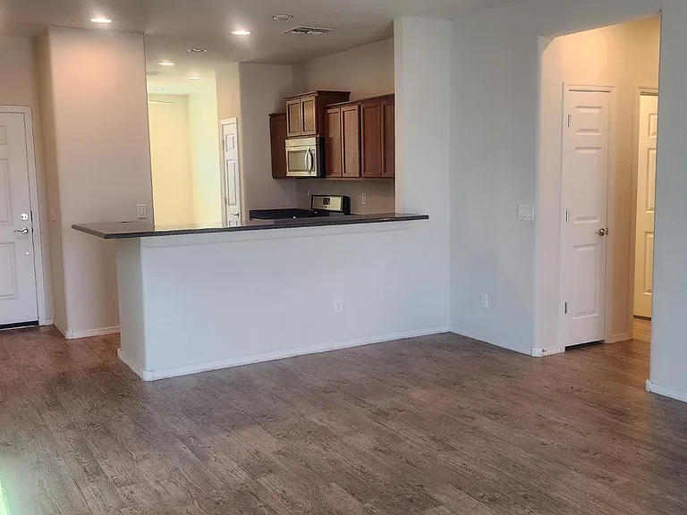 26086 W Sequoia Dr — Photo 3