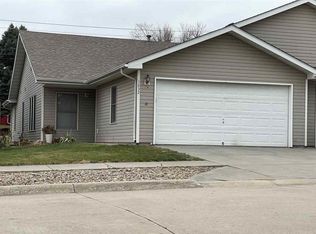 1832 W South St, Lincoln, NE 68528