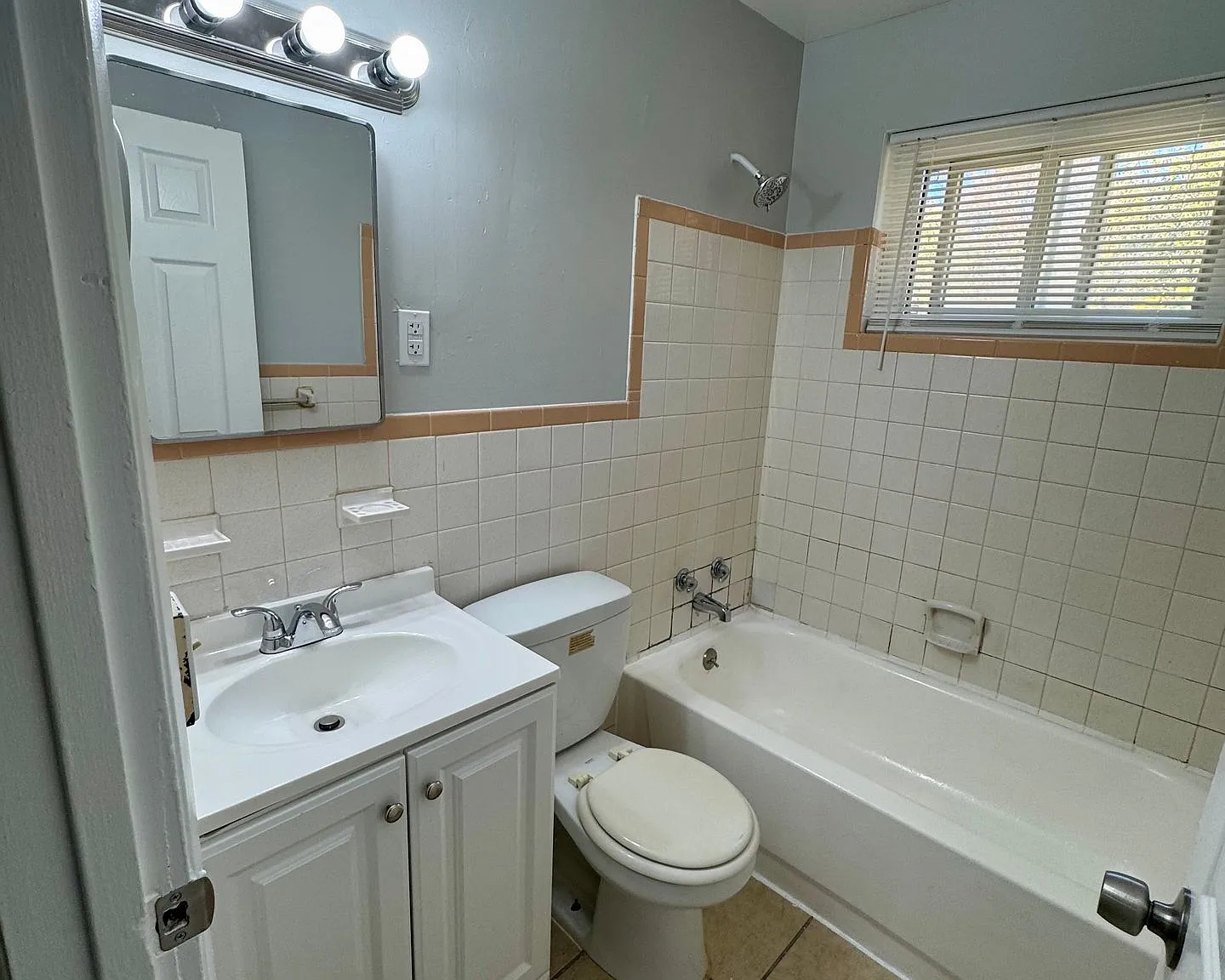 Westwood Manor — Photo 3