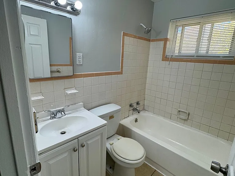 3272 Gobel Ave — Photo 3