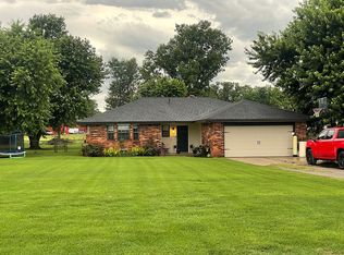 882 County Street 2942, Tuttle, OK 73089