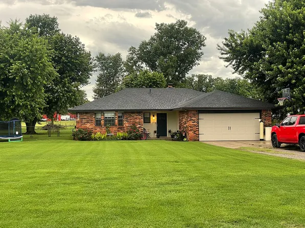 882 County Street 2942, Tuttle, OK 73089