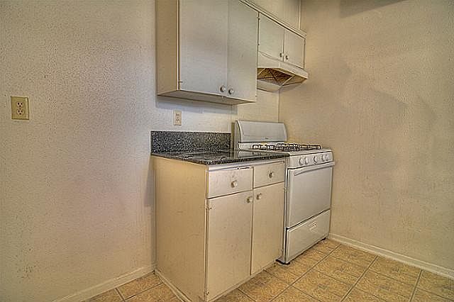 1st image of 4401 Upland Way