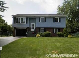 10 Abby Rd, Latham, NY 12110