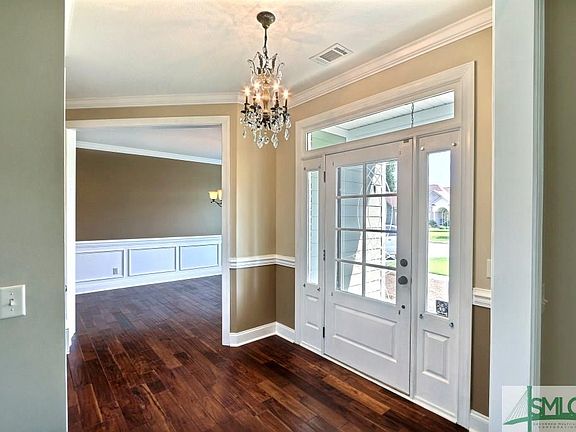 3rd image of 9 Crestwood Dr