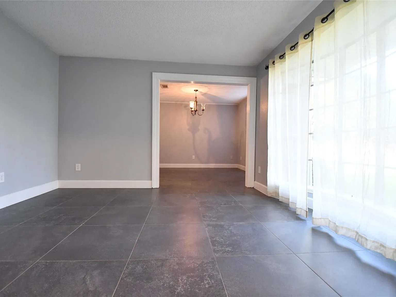 3 bed, 1796 sqft, $2,100 — Photo 4