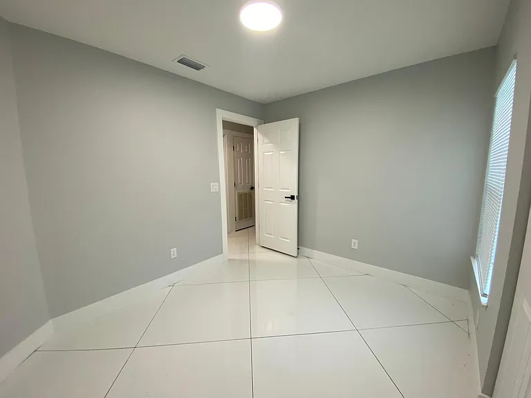 2032 Gregory Dr — Photo 20