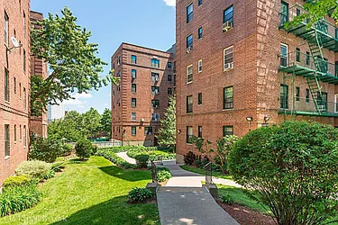 Rented by Living New York