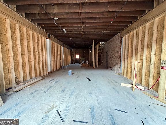 2nd image of 10 E 3rd Ave