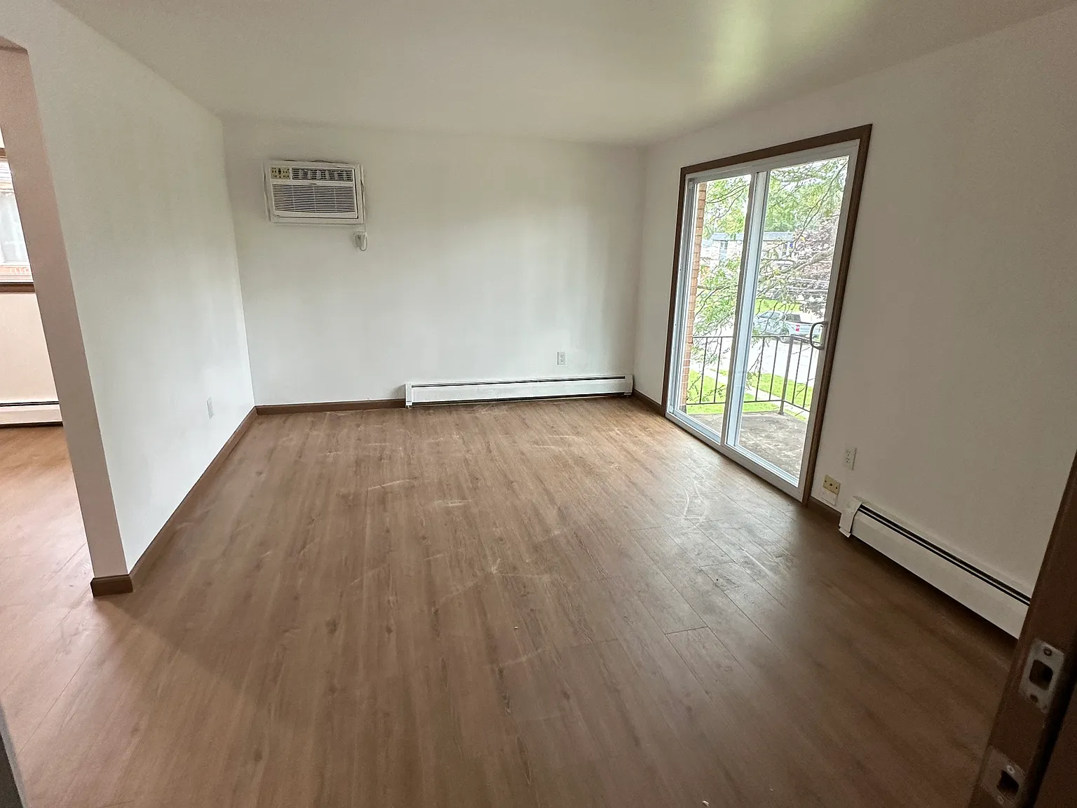 176 Mead St — Photo 3