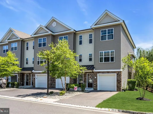 2 Berkeley Crossing Way, Bayville, NJ 08721