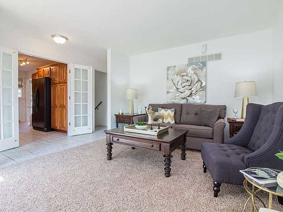 5th image of 609 W Forrest Hill Ave