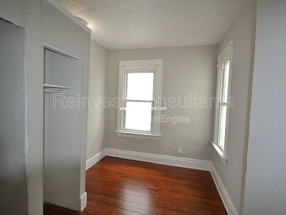 5th image of 310 E 16th St