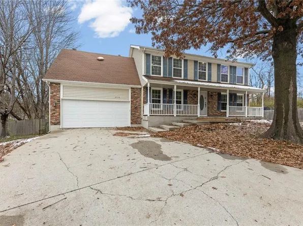 3715 SW Kimstin Cir, Blue Springs, MO 64015