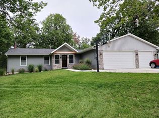 2968 265th St, De Witt, IA 52742
