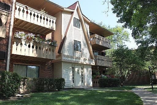 1st image of 11 Parkside Ct APT 18