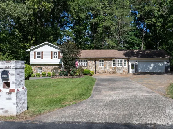 14214 Honeysuckle Ridge Dr, Matthews, NC 28105