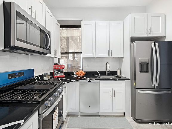5th image of 235 W 108th St APT 31