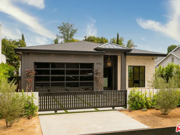 14752 Hartsook St, Sherman Oaks, CA 91403