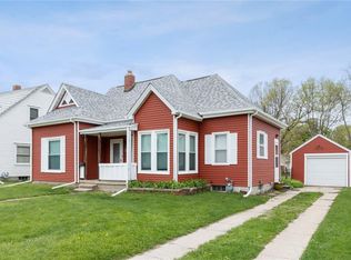 368 30th St SE, Cedar Rapids, IA 52403