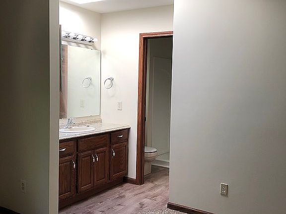 3rd image of 5963 Springwood Dr