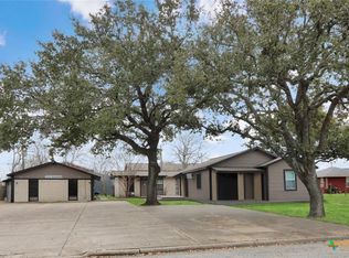 1916 Holloman Dr, Port Lavaca, TX 77979